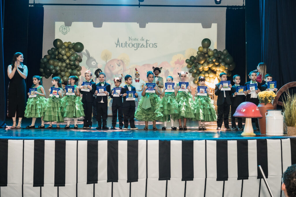 Noite_de_Autógrafos_2025_12_de_Dezembro_de_2025_Nil_Martins_Fotografia-3749