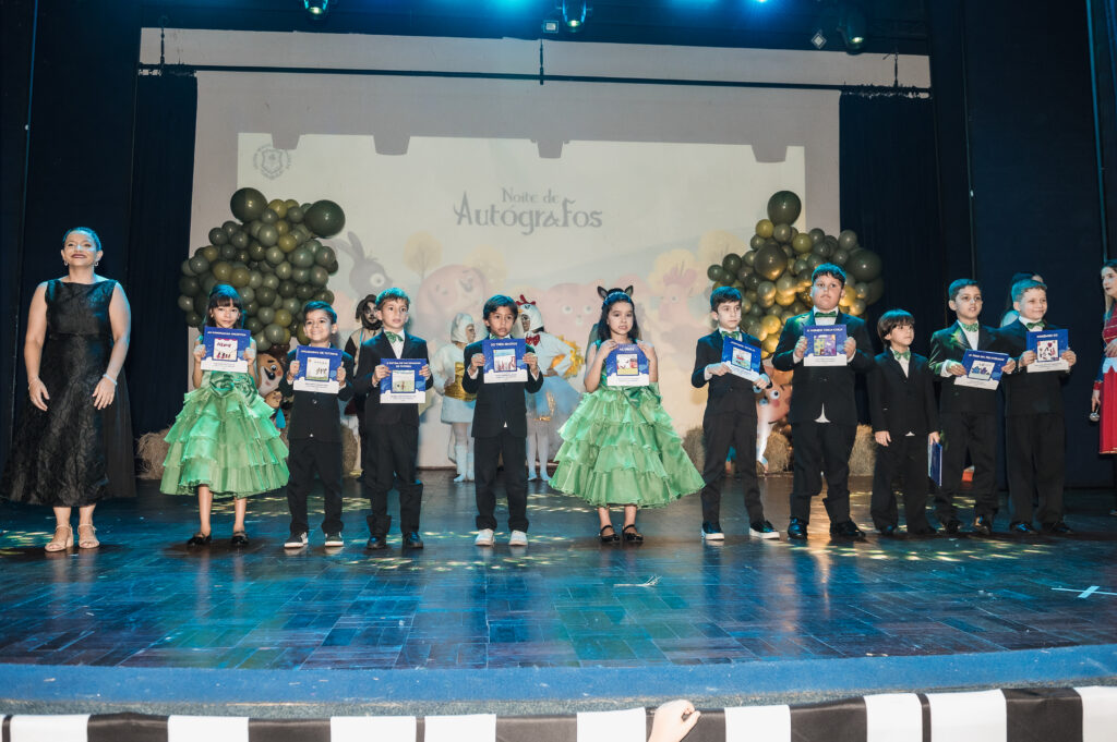 Noite_de_Autógrafos_2025_12_de_Dezembro_de_2025_Nil_Martins_Fotografia-3833